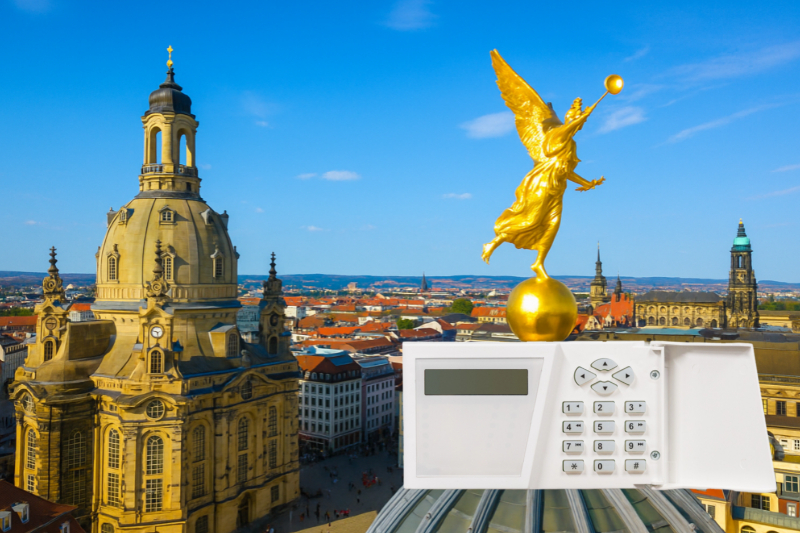Alarmanlage in Dresden - Bild über den Dächern von Dresden Blick auf die Frauenkirche