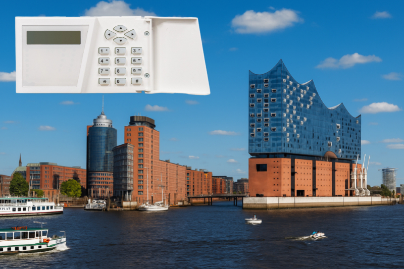 Alarmanlage Hamburg - Elbphilharmonie Hamburg vom Wasser mit Alarmanlage von Stadtritter